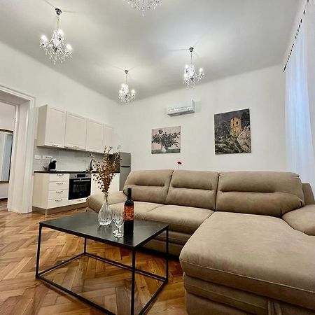Lux Apartmans Leilighet PUY Eksteriør bilde